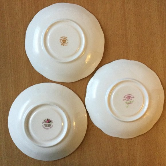 Vintage Royal Albert saucer plates floral patterns lot of three - Picture 5 of 5